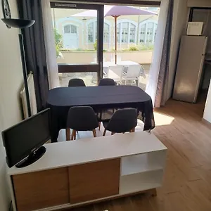 https://appartement-t2-avec-grande-terrasse.hotels-rhonealpes.com